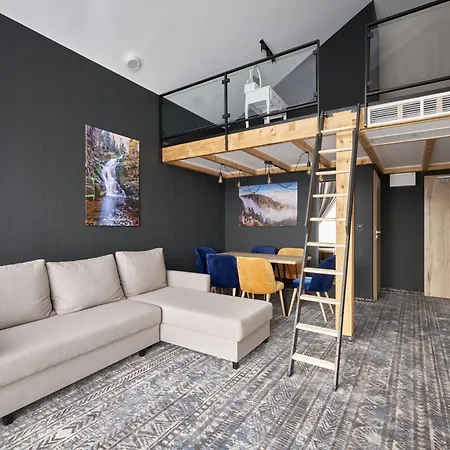 Zloty Horyzont & Hotel