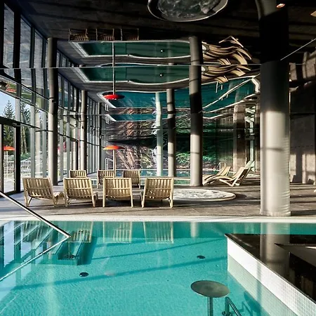 Zloty Horyzont & Hotel